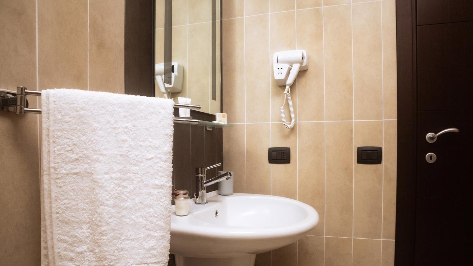 Hotel Donna Crescenza โลโกโรตอนโด ภายนอก รูปภาพ
